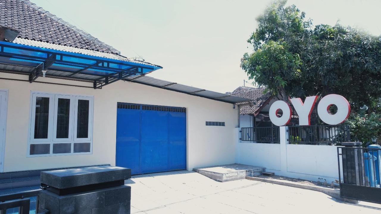 Hotel Reddoorz Syariah At Griya Soeratin Pacitan Extérieur photo